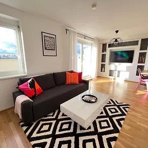 https://penthouse-near-central-station-with-free-parking.vienna-besthotels.com